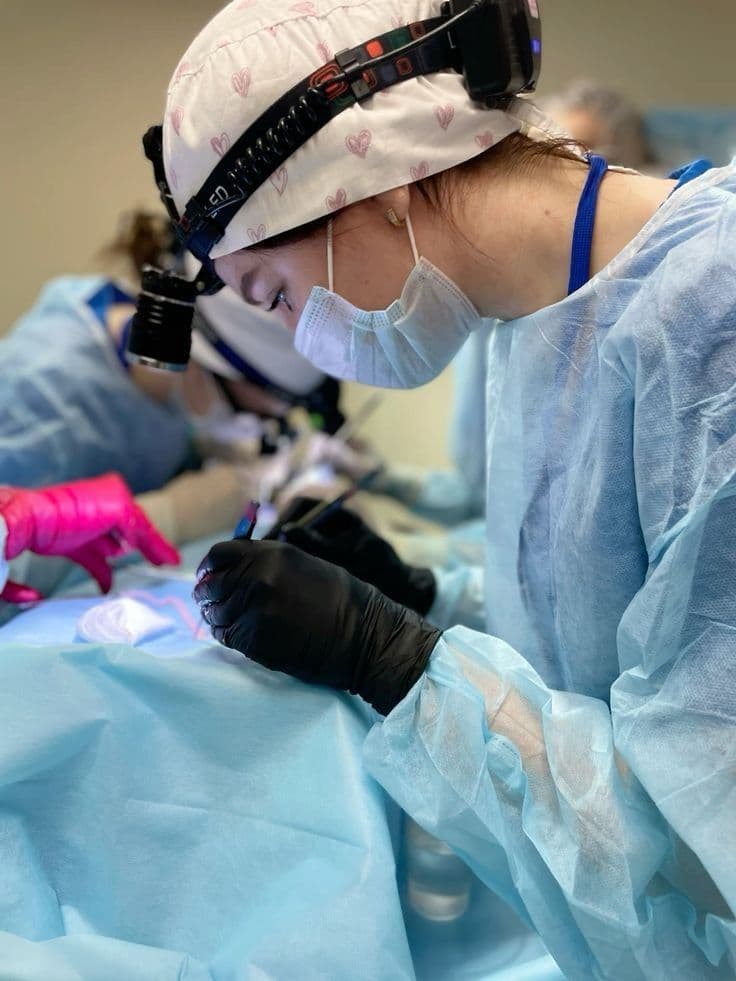 Dr. Umbreen Munir Minhas - Plastic Surgeon cover